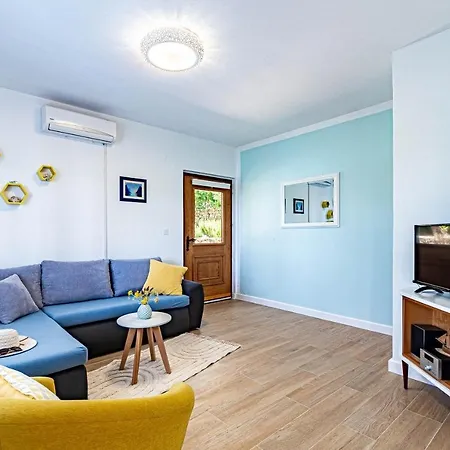 Korina Gradina * Vela Luka