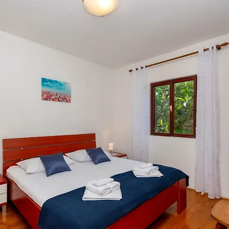 Korina Gradina Vela Luka