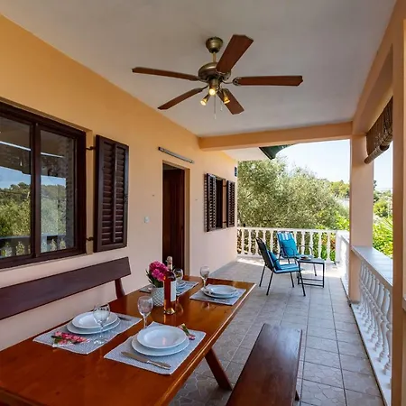 Korina Gradina Apartmán *