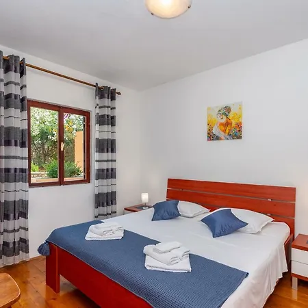 Korina Gradina Apartman