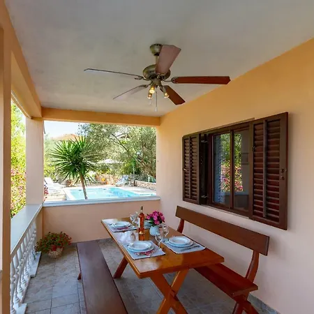 Korina Gradina Vela Luka